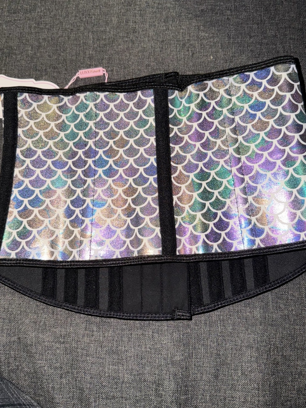 Women's Accessory Identification - Picture 3 of 3